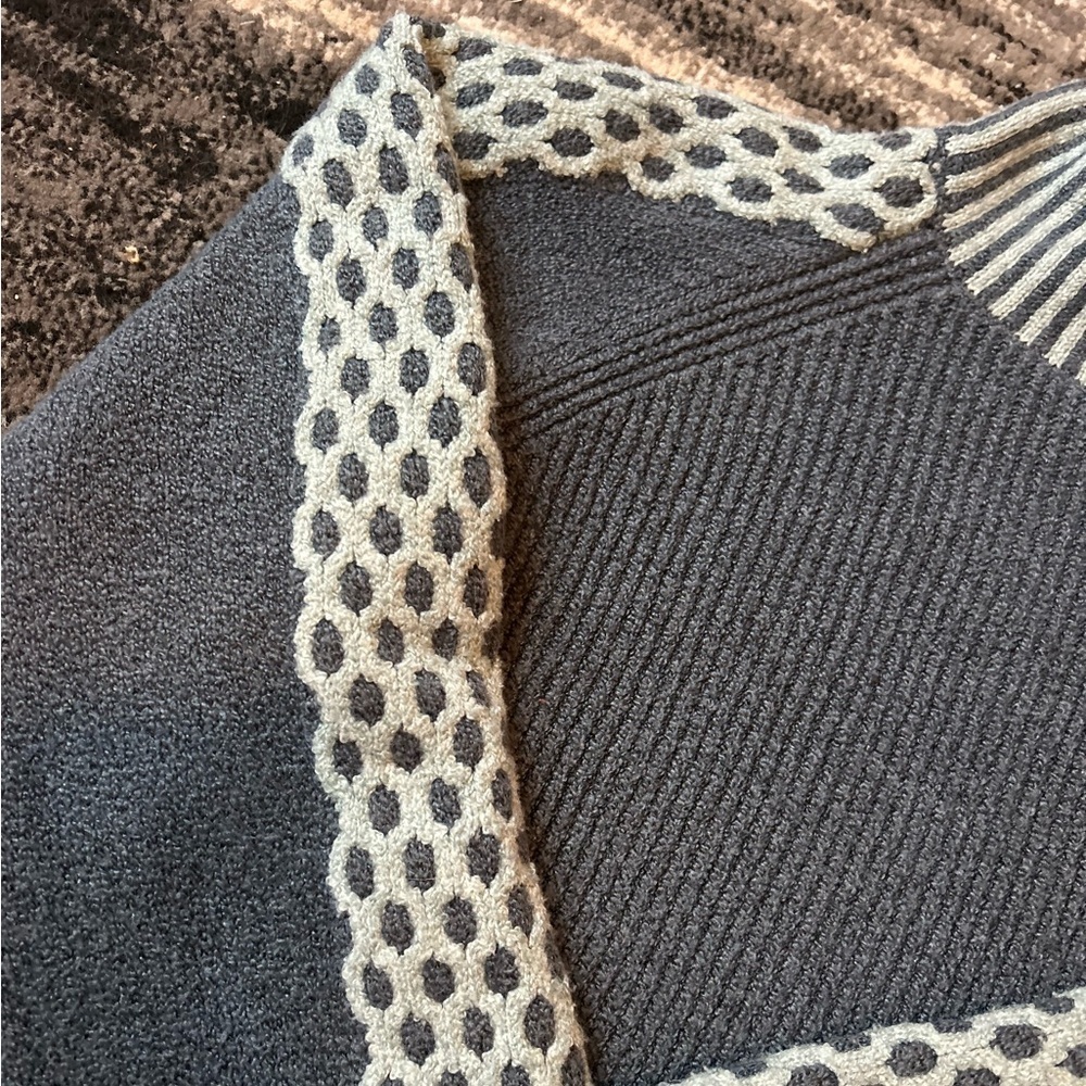 WILD FABLE Mock Neck Cropped Boxy Pull-Over Sweater - Picture 2 of 9